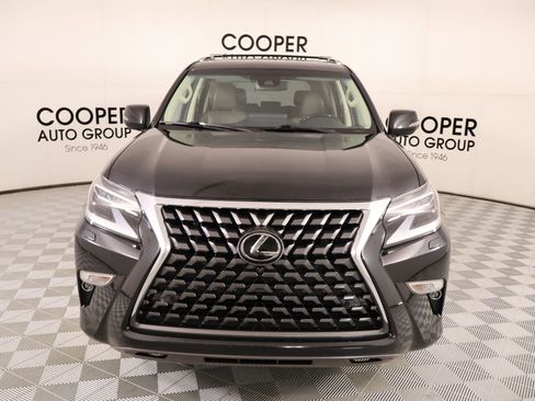 Used 2023 Lexus GX 460 Luxury w/ Accessory Package AWD/4WD image 10