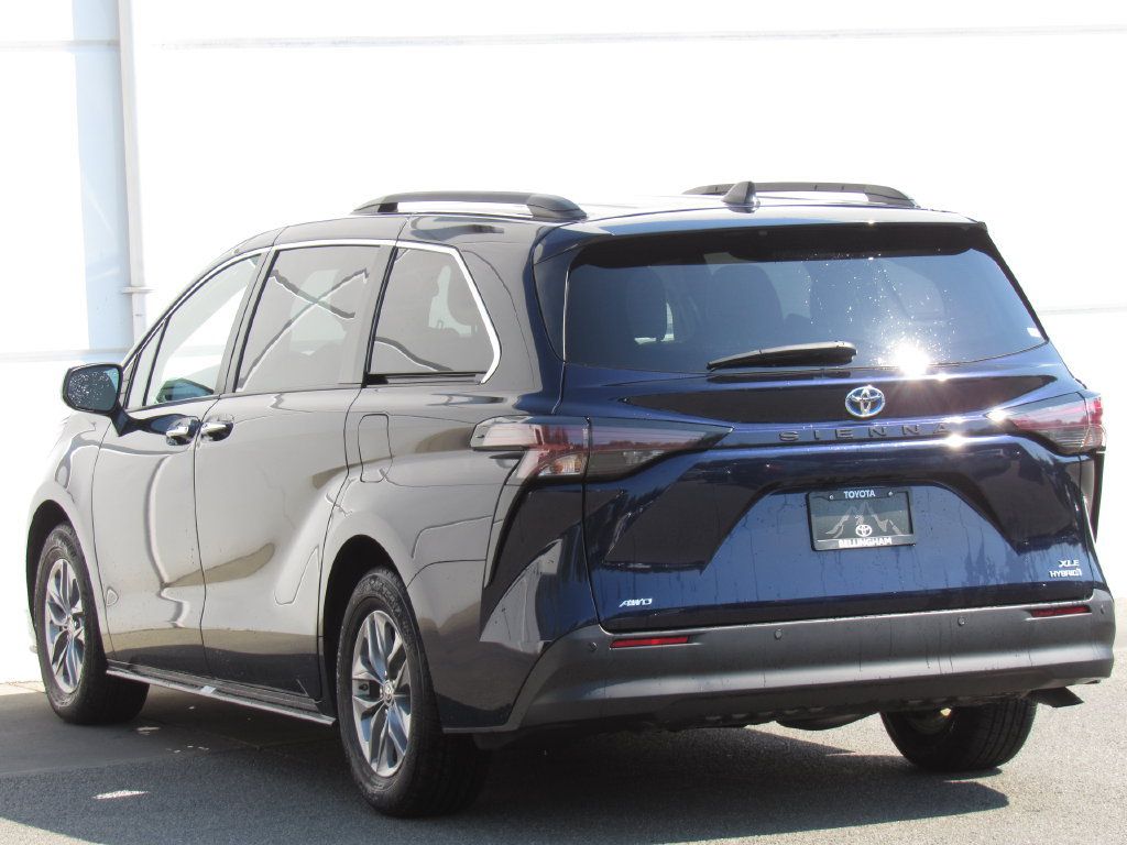 Certified 2023 Toyota Sienna XLE w/ XLE Plus Package AWD/4WD image 5