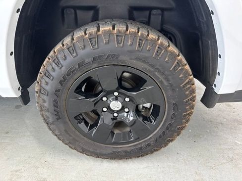 Used 2025 RAM 1500 Big Horn AWD/4WD image 6