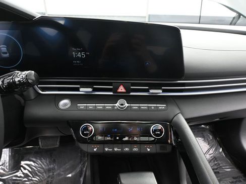 Used 2025 Hyundai Elantra SEL FWD image 33