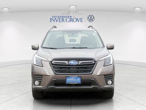 Used 2023 Subaru Forester Limited AWD/4WD image 2