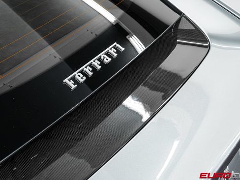 Used 2020 Ferrari 812 Superfast RWD image 21