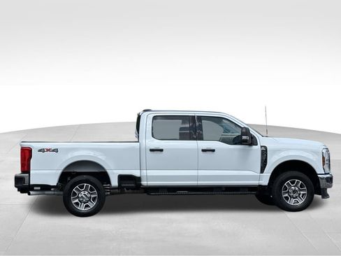 Certified 2025 Ford F250 XLT AWD/4WD image 13
