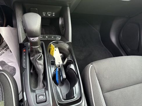 Used 2022 Chevrolet TrailBlazer LT w/ Sun and Liftgate Package image 25