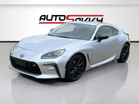 Used 2024 Toyota GR86 Premium w/ Performance Package RWD image 3