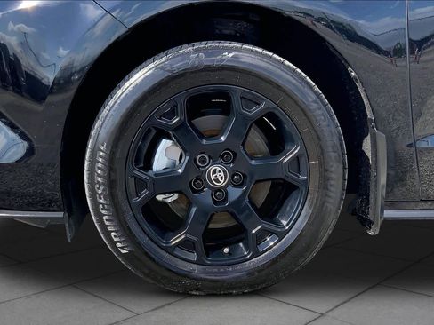 Used 2025 Toyota Sienna XLE Woodland Edition image 11