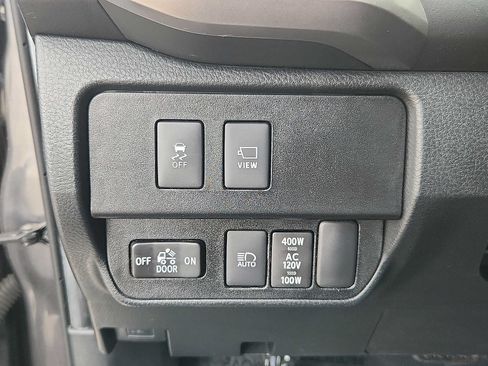 Used 2022 Toyota Tacoma Limited AWD/4WD image 22