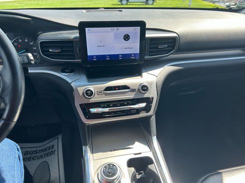 Used 2022 Ford Explorer XLT w/ Equipment Group 202A image 25