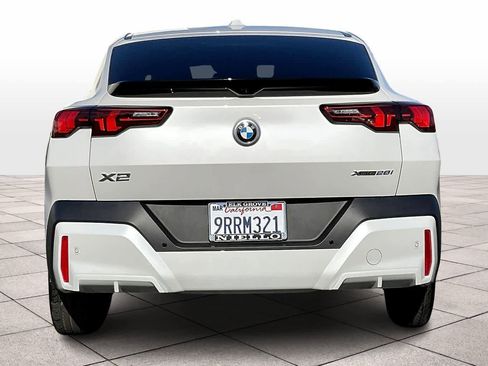 Used 2025 BMW X2 xDrive28i w/ Premium Package image 7
