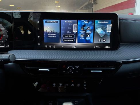 Used 2026 Nissan Kicks SR FWD image 30