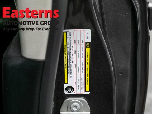 Used 2023 Chrysler Pacifica Touring-L FWD image 36