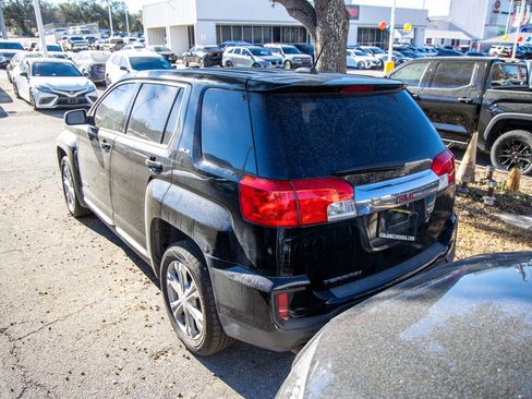 Used 2017 GMC Terrain SLE image 9