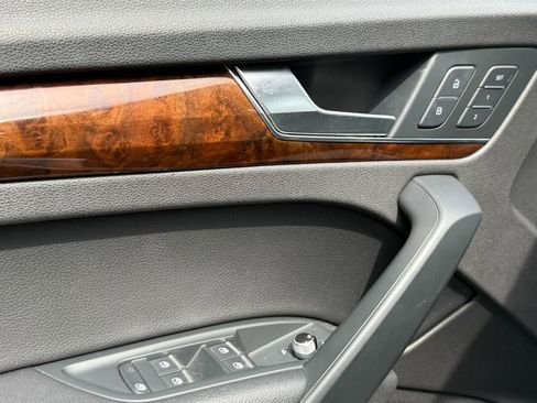 Used 2018 Audi Q5 2.0T Premium Plus w/ Premium Plus Package image 15