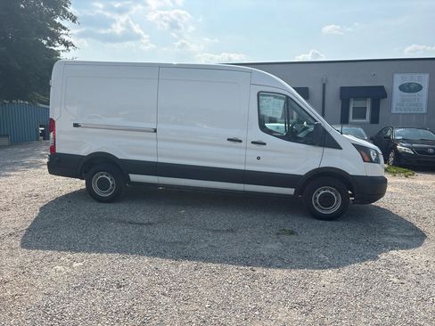 Used 2019 Ford Transit 250 148 Medium Roof RWD image 7
