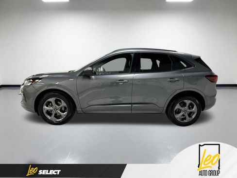 Used 2023 Ford Escape ST-Line w/ Tech Pack #1 AWD/4WD image 11