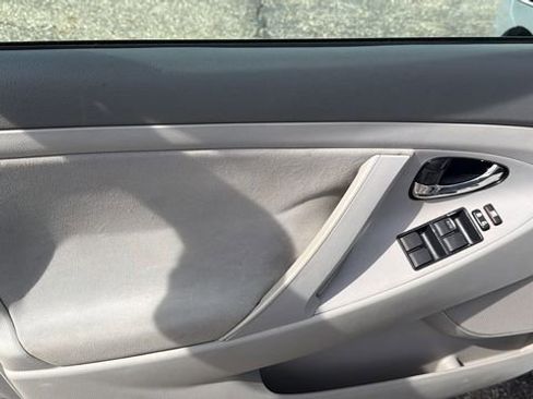 Used 2007 Toyota Camry LE FWD image 19