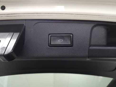 Used 2018 Volkswagen Atlas SEL Premium AWD/4WD image 9