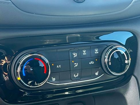 Used 2023 Buick Encore GX Preferred w/ Cold Weather Comfort Package FWD image 33