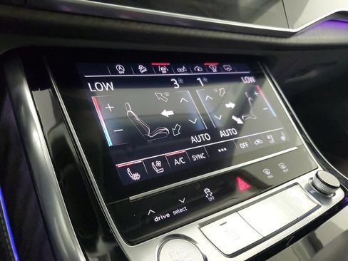 Used 2019 Audi Q8 Prestige AWD/4WD image 30
