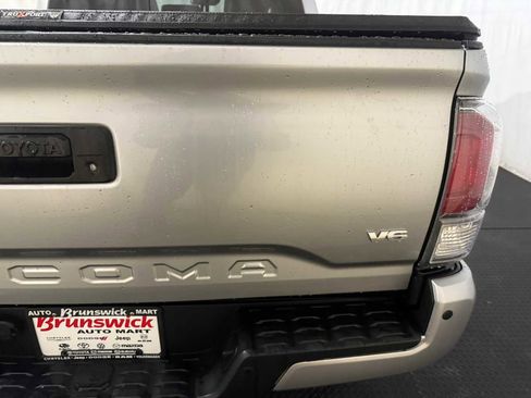Certified 2022 Toyota Tacoma TRD Off-Road image 18
