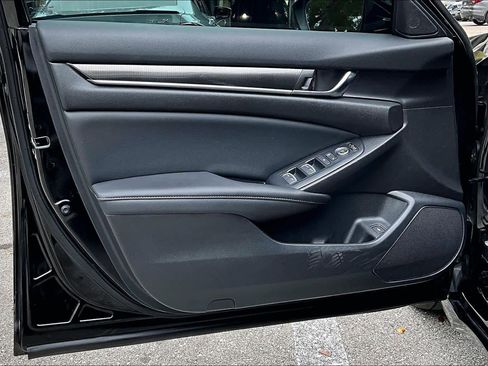 Used 2022 Honda Accord Sport image 25