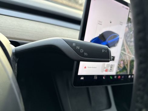 Used 2021 Tesla Model Y Long Range image 21