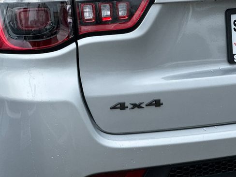 New 2026 Jeep Compass Latitude image 25