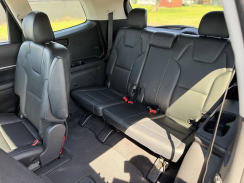 Used 2022 Kia Telluride S image 16