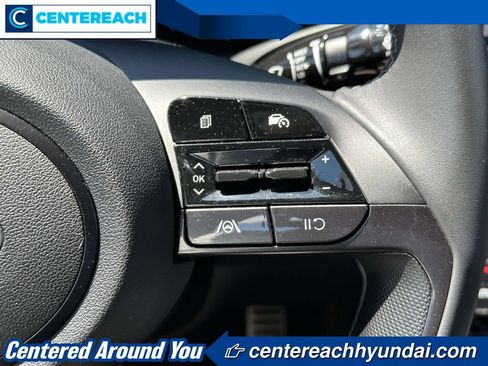 Used 2025 Hyundai Elantra Sport FWD image 17