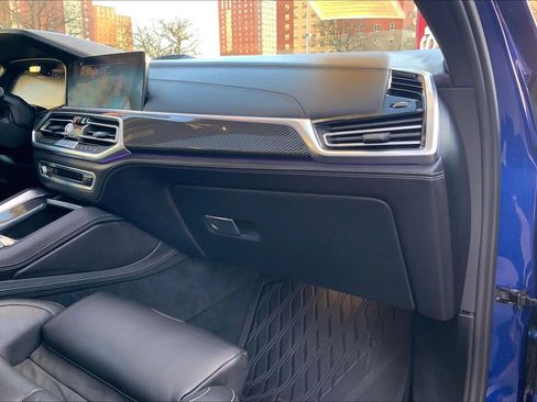 Used 2020 BMW X5 M Competition w/ Executive Package image 18