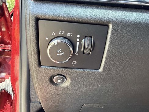 Used 2019 Jeep Grand Cherokee Summit w/ Platinum Series Group RWD image 32