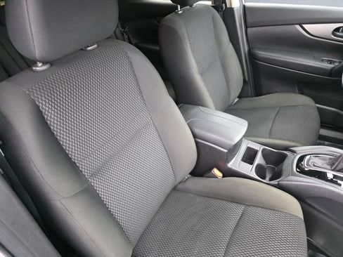 Used 2021 Nissan Rogue Sport S image 26