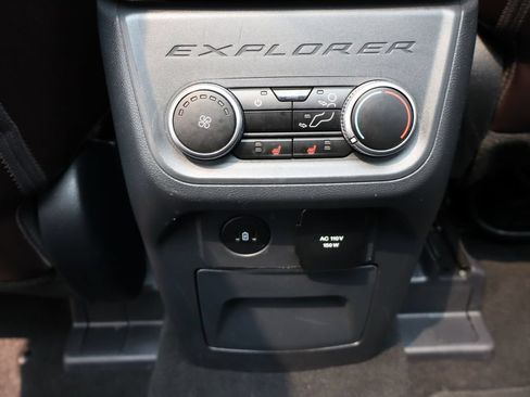 Used 2025 Ford Explorer Platinum w/ LUX Leather Package AWD/4WD image 29