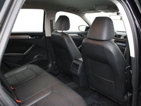 Used 2015 Volkswagen Passat 1.8T Wolfsburg Edition image 21