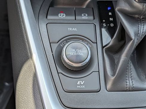 Used 2023 Toyota RAV4 XSE AWD/4WD image 16