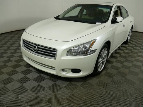 Used 2014 Nissan Maxima 3.5 SV w/ Technology Package FWD image 3