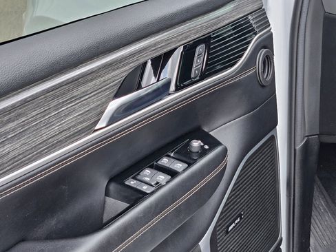 Used 2023 Jeep Wagoneer Series III w/ Preferred Equipment Group image 12