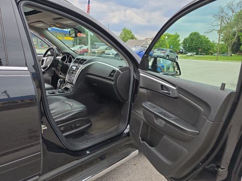 Used 2011 Chevrolet Traverse LT w/ LPO, 'HIT The Road' Package FWD image 35