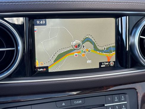 Used 2020 Mercedes-Benz SL 550 image 21