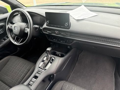Used 2024 Honda HR-V Sport image 11