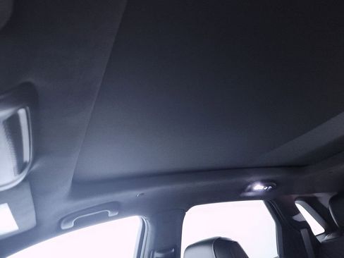 Used 2024 Cadillac XT5 Sportv w/ LPO, Red Accent Package image 22