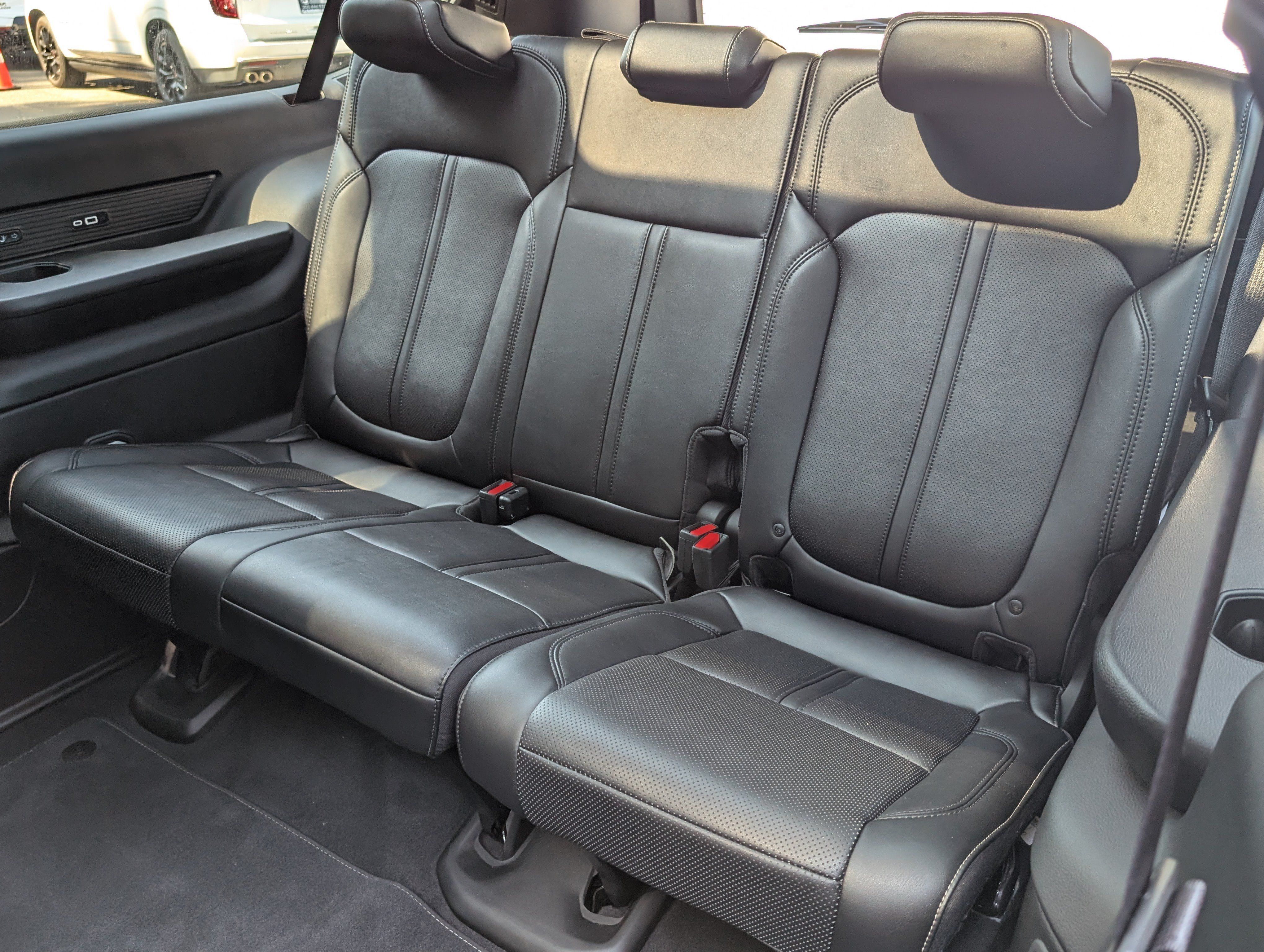 Used 2024 Jeep Wagoneer L Series II w/ Convenience Group I AWD/4WD image 19