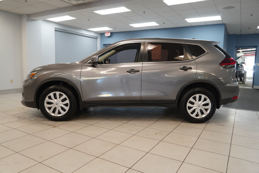 Used 2019 Nissan Rogue S AWD/4WD image 2