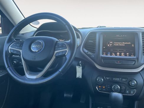 Used 2015 Jeep Cherokee Latitude AWD/4WD image 10