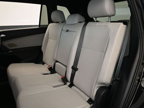 Used 2020 Volkswagen Tiguan SE R-Line image 35