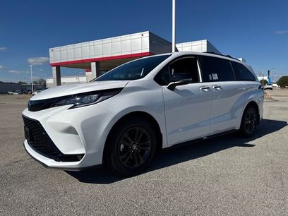 New 2025 Toyota Sienna XSE w/ XSE Premium Package