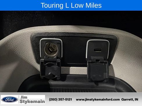 Used 2017 Chrysler Pacifica Touring-L w/ Tire & Wheel Group FWD image 29