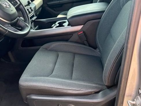 Used 2021 RAM 1500 Big Horn AWD/4WD image 1