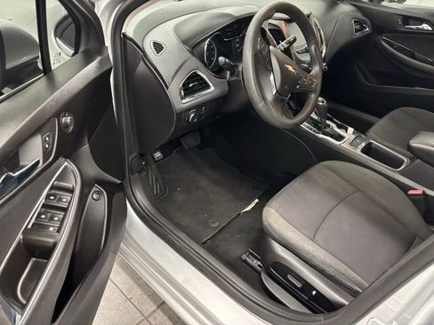 Used 2016 Chevrolet Cruze LT w/ Convenience Package image 8