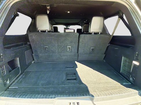 Used 2021 Ford Expedition Max Limited image 12